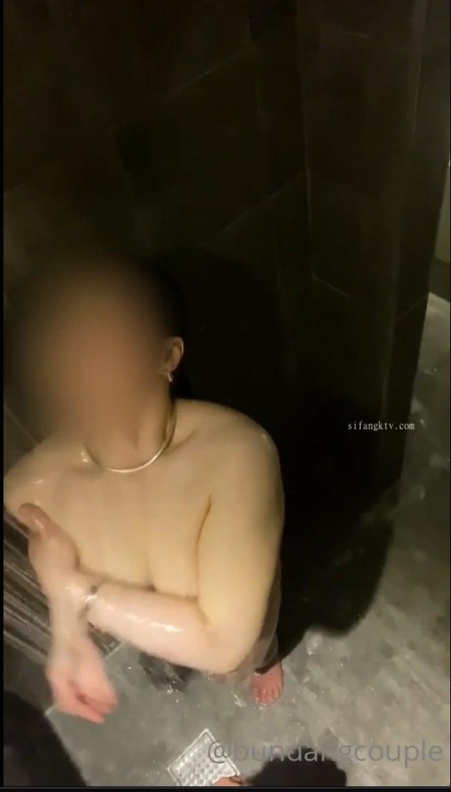 为了你我愿意热爱整个世界小说35岁初中老师被年轻小伙子爆操（全套完整版视频已上传至下面平台）